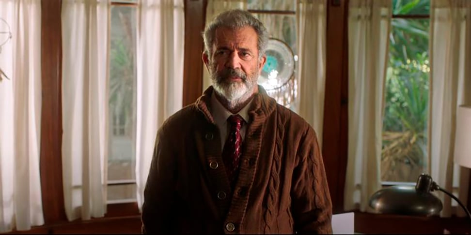 Na época, o filme dirigido por Mel Gibson (foto) chocou ao narrar de forma crua as últimas 12 horas da vida de Jesus, desde sua prisão até sua crucificação,. A obra  ficou conhecida pela intensidade de sua representação visual e emocional.
