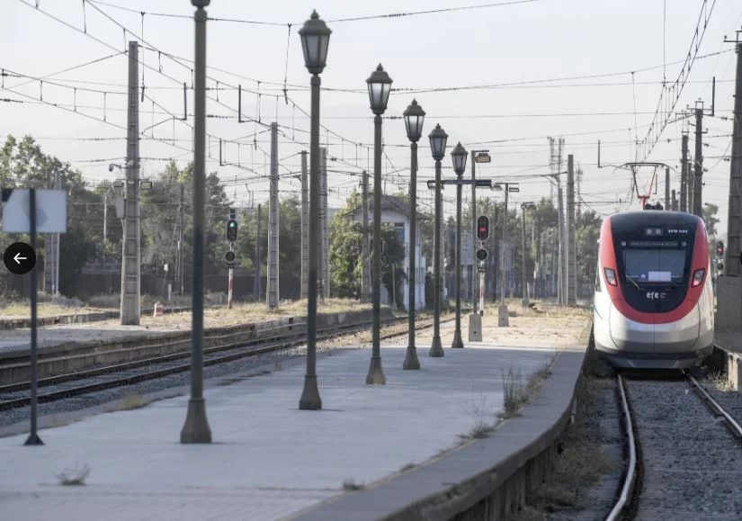 O trem poderá atingir uma velocidade de até 320 km/h, percorrendo um trajeto de 417 km que ligará o centro das duas cidades.