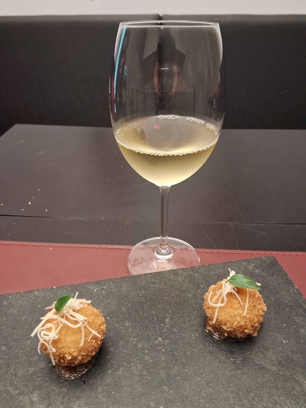 Arancini de castanha-do-pará, entrada do restaurante Vino! Cidade Nova Arancini de castanha-do-pará, entrada do restaurante Vino! Cidade Nova