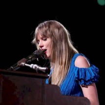 A popstar que está revolucionando o mercado de vinil - Instagram / @taylorswift