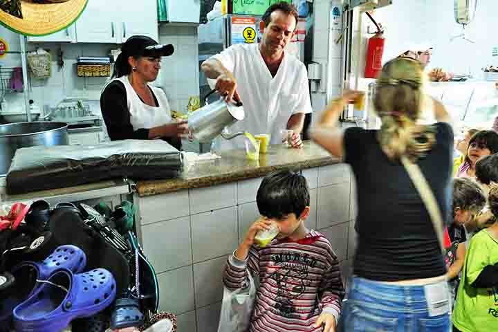 Para pequenos empreendedores, afinal, essas vendas representam fonte de renda e sustento, especialmente em tempos de crise.