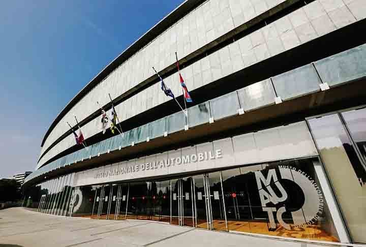 A Fiat também é uma empresa local de Turim, mas seu museu fechou indefinidamente. No entanto, também existe um Museu Nacional do Automóvel da Itália, que atrai quem passa pelo local.