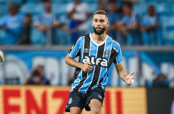 WAGNER LEONARDO - Fazia um jogo muito bom, anulando os espaços dos homens de frente do Colorado, mas saiu machucado aos 30 do 1º tempo. Entrou Kannemann. NOTA 6,5. Foto: Lucas Uebel/Grêmio