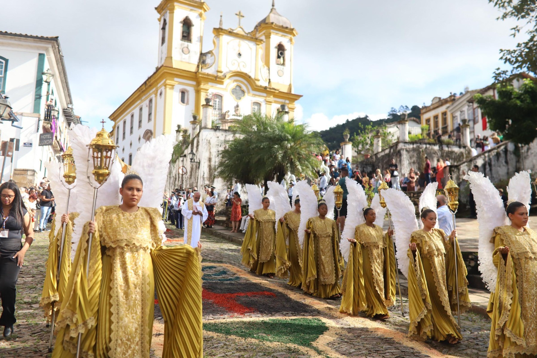 Moradores de Minas capricham nos tapetes devocionais para a Procissão da Ressureição-Patrick de Araújo/Prefeitura de Ouro Preto/divulgação