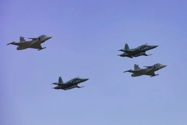 Os documentos foram entregues ao Centro Integrados de Defesa Aérea e Controle de Tráfego Aéreo (Cindactas), órgão que faz parte da Força Aérea Brasileira (FAB).