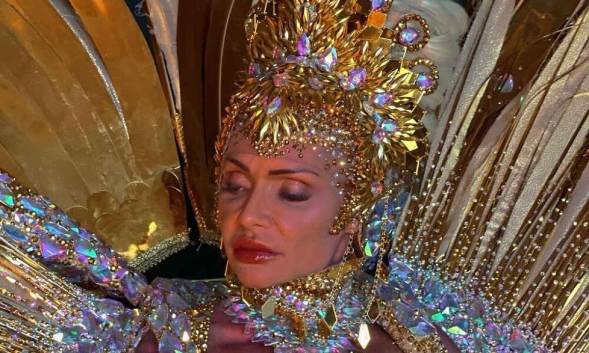 Musa da escola de samba Boa Vista infarta após desfilar no Carnaval de Vitória -  (crédito: Tupi - Pablo Oliveira)