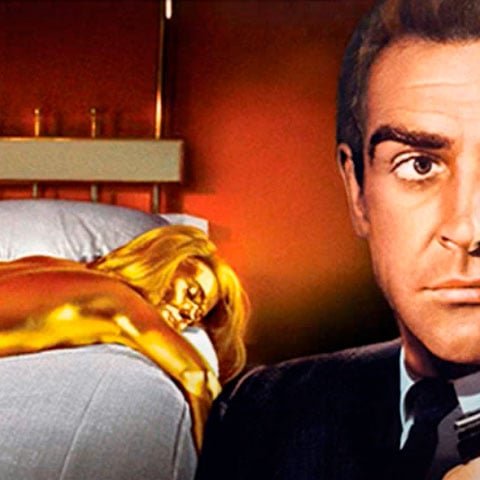 Cadáver dourado - "007 contra Goldfinger" (1964): Uma das imagens mais impactantes da série. Bond retorna a seu quarto e encontra uma moça com quem flertou anteriormente morta em sua cama, nua e pintada de ouro. 