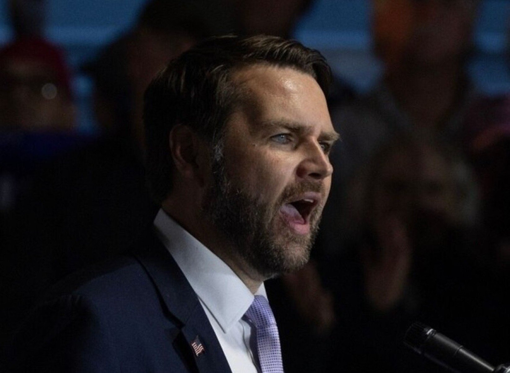 J.D. Vance disse que rezou pela saúde do papa durante o encontro-Scott Olson/Getty Images via AFP