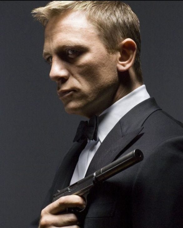 Entre os nomes jÃ¡ citados pelos fÃ£s para incorporar James Bond estÃ£o Tom Hardy ("Venom"); Henry Cavill ("O Homem de AÃ§o") e Idris Elba (o Heimdall, dos filmes do "Thor"). Cada um tem seu Bond histÃ³rico preferido. Para muitos fÃ£s, Craig deixarÃ¡ muita saudade. 