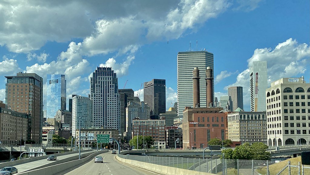 Boston, capital do estado de Massachusetts, vem em seguida com 390 mil brasileiros.-Sharon Hahn Darlin/Wikimedia Commons