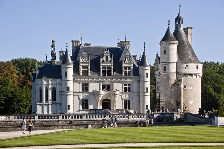 Castelo de Chenonceau - Chenonceaux, França - Fica no Vale do Loire. O castelo original foi incendiado em 1411 e reconstruído em 1430. Suas proprietárias foram mulheres, daí o apelido "Castelo das Damas". A começar por Catarina de Médici, mulher de Henrique II, que reinou de 1533 a 1559.