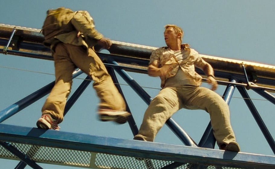 Parkour - "Cassino Royale" (2006): Uma sequência de perseguições de tirar o fôlego por Moçambique no primeiro filme de Daniel Craig dá o tom da brutalidade que o ator traria para o personagem. Uma das cenas, inclusive, é em cima de um guindaste.