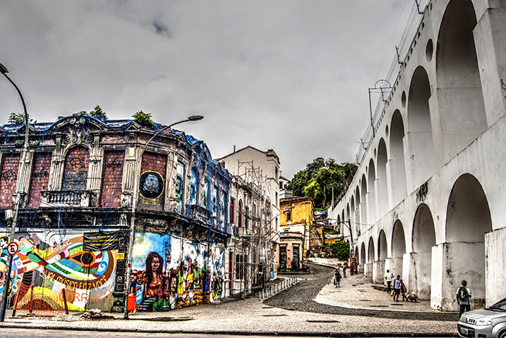 O Rio ainda se destaca por suas belezas naturais exuberantes, clima ensolarado na maior parte do ano e diversas opções de lazer tanto de dia quanto à noite.