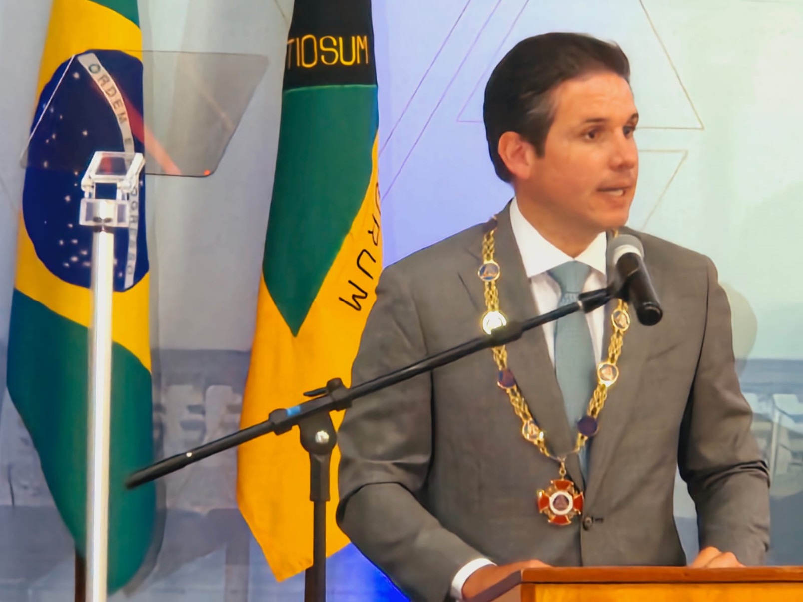 Motta evita falar sobre anistia e defende foco no interesse popular