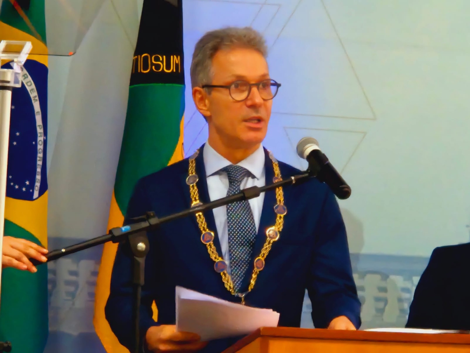 Zema diz se inspirar em Tiradentes para criticar 