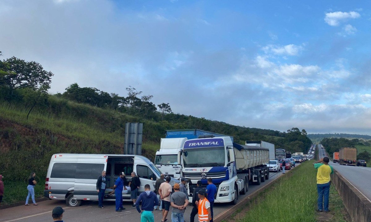 Trecho conta com congestionamento na manhã desta terça-feira (22) -  (crédito: Reprodução/Redes sociais)