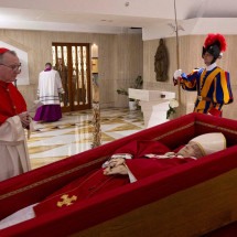 Funeral do papa acontecerá no sábado, anuncia Vaticano