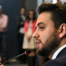 A onda de desinformação gerada pela prisão de Filipe Martins
