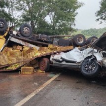 Batida causa interdição de rodovia em MG; duas pessoas ficam feridas - CBMMG