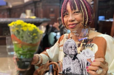 Helena Theodoro, de 81 anos, é a primeira negra doutora em filosofia do Brasil -  (crédito: Instagram/reprodução)