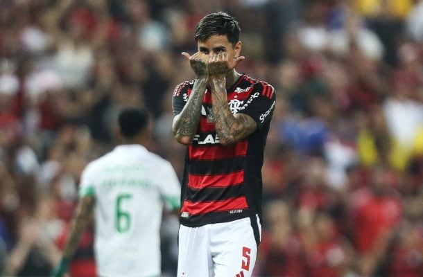 PULGAR - Foi bem nos desarmes e ajudou nas saídas de bola. Porém, também cometeu erros de passes. NOTA 6,0 - Foto: Gilvan de Souza/Flamengo