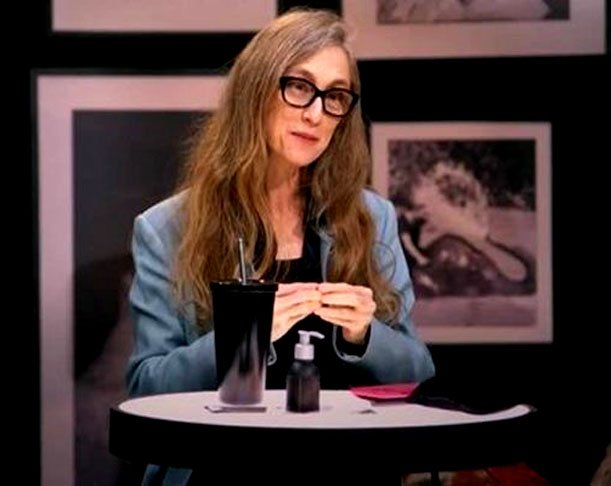 Sua colega de profissão, a atriz Betty Gofman, é outra descendente de russos. Paulista, ela é irmã da também atriz Rosane Gofman. 