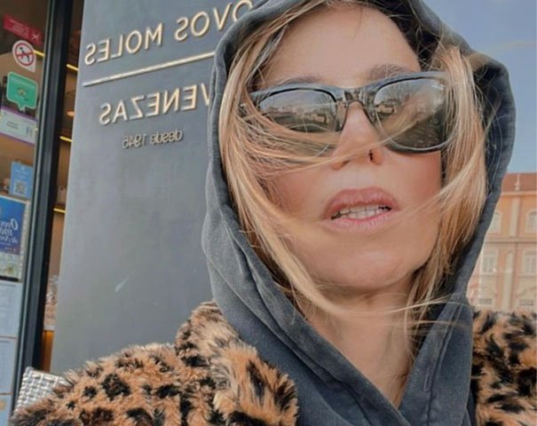 A atriz Danielle Winits é o nome artístico de Danielle Winitskowski. Atriz, bailarina e cantora, ela é carioca e possui origem russa graças à família por parte de mãe. 