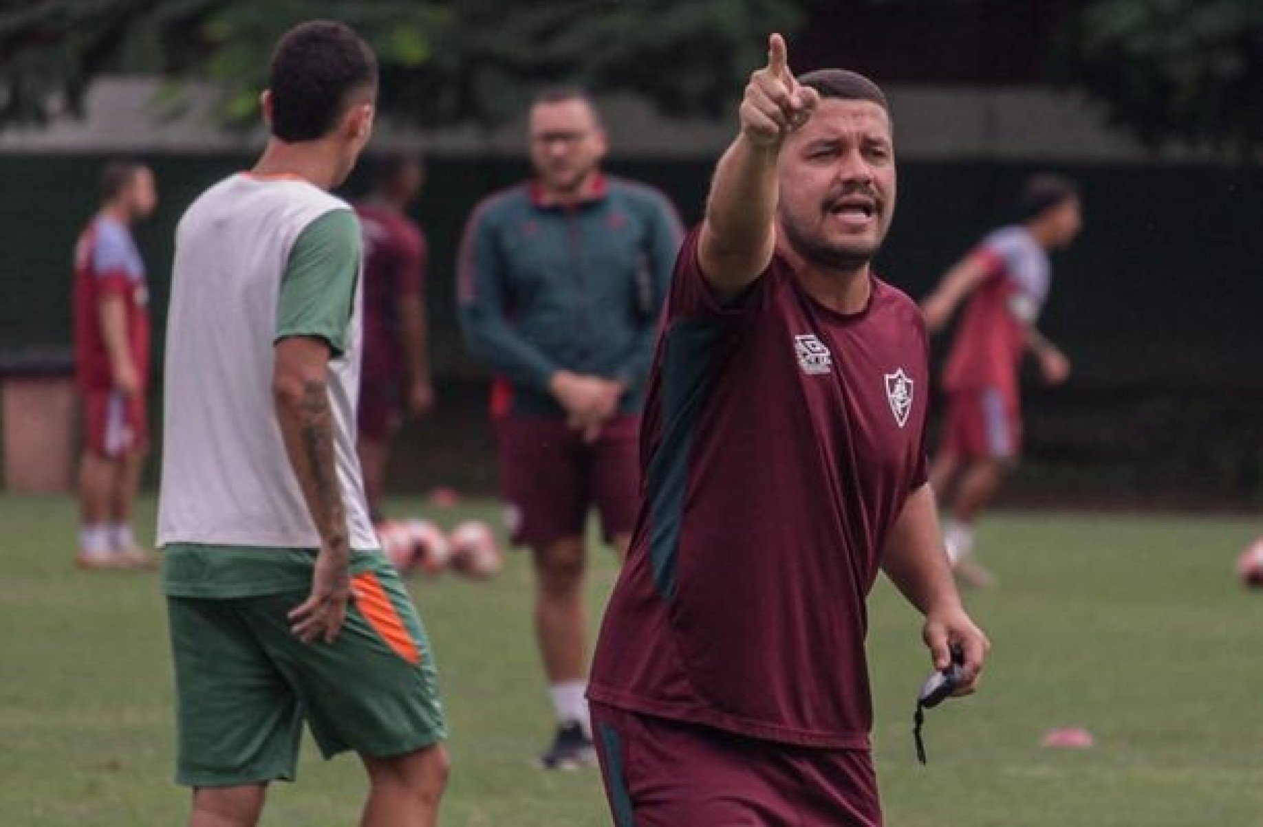 Técnico sub-20 do Fluminense analisa ’empréstimo’ de jogadores aos profissionais