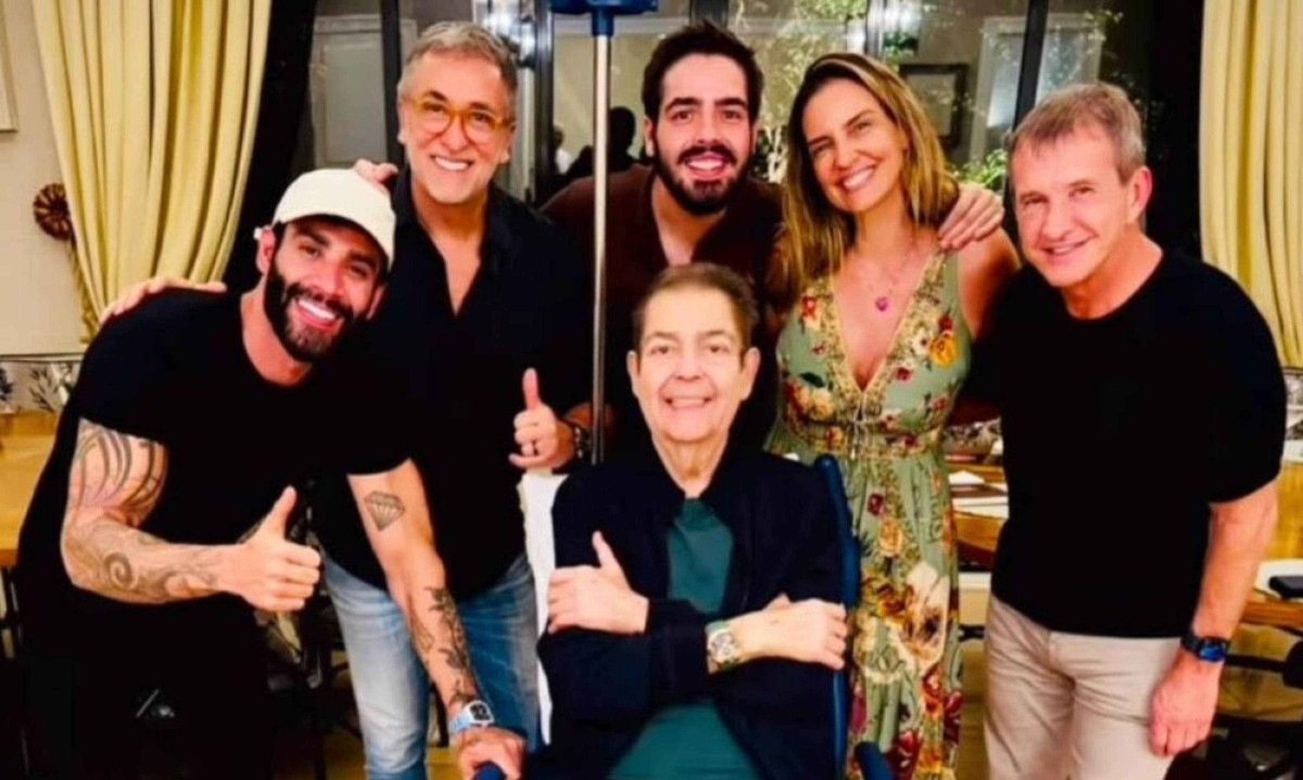 Faustão aparece de cadeira de rodas em jantar com Gusttavo Lima -  (crédito: Tupi - Pablo Oliveira)