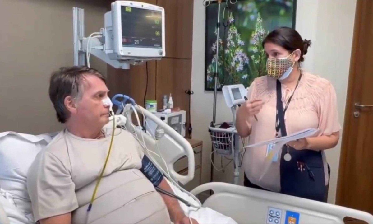 Ex-presidente Jair Bolsonaro foi intimado pelo Supremo Tribunal Federal após fazer live em hospital em Brasília -  (crédito: Reprodução/Redes Sociais)