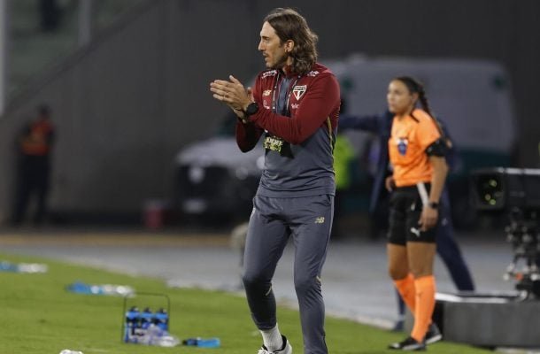 LUÍS ZUBELDÍA - O São Paulo dominou as ações durante quase todo o jogo e conquistou uma vitória importante (e merecida). Foi bem na mudança no intervalo, que foi determinante para a vitória. Depois, conseguiu ajustar a equipe no momento de pressão do Libertad. NOTA: 7,5 - Foto: Divulgação/São Paulo