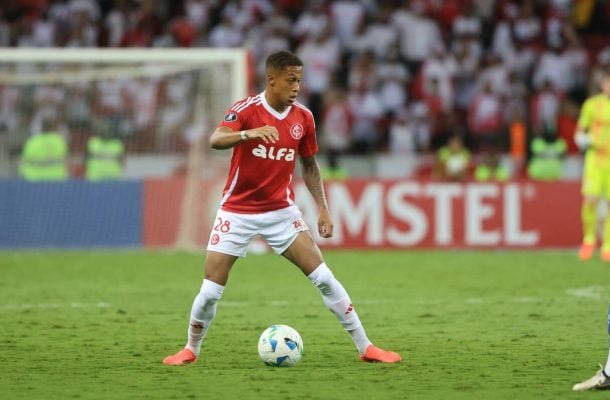 VITINHO - Também entrou bem na partida, aparecendo bem pelas pontas. Faltou um pouco mais de criatividade na hora de definir as jogadas. Nota: 6,5 - Foto: Ricardo Duarte/Internacional 