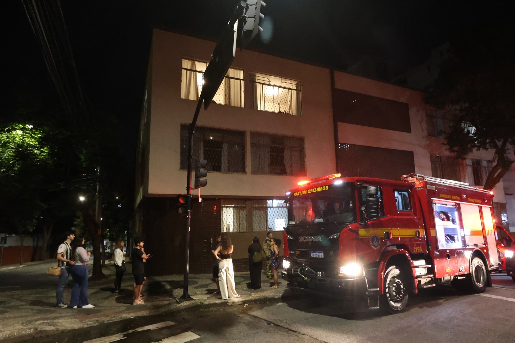 Incêndio ocorreu na Rua Grão Mogol Incêndio ocorreu na Rua Grão Mogol