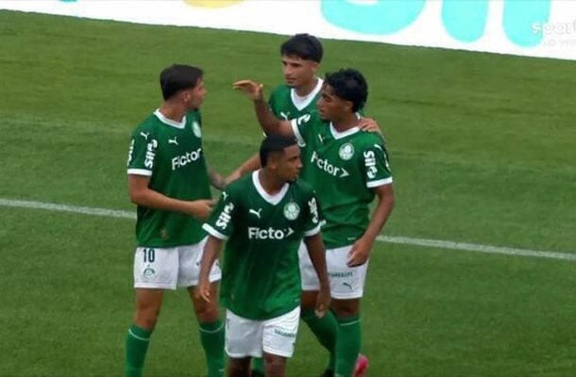 Palmeiras vence o Corinthians e assume liderança do Brasileirão sub-20