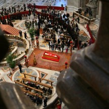 Quase 50.000 fiéis visitam o velório do papa Francisco - Andreas SOLARO / AFP