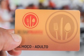 Governo Lula estuda substituir vale-refeição por repasse via Pix ao trabalhador