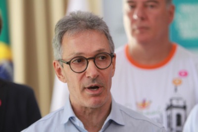 Governador Romeu Zema foi criticado por não mencionar que os esquemas de cobranças irregulares do INSS começou no governo Bolsonaro -  (crédito: Edesio Ferreira/EM/D.A Press)