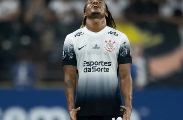 CARRILLO - Teve um papel defensivo muito importante após a expulsão precoce de Félix Torres. Foi bem principalmente na cobertura de Matheuzinho. Já quando teve a bola, conseguiu clarear e proporcionar boas jogadas no ataque. NOTA: 7,0 - Foto: Rodrigo Coca/Agência Corinthians 