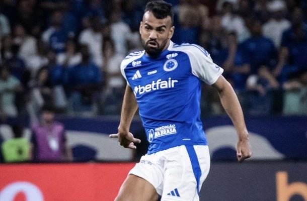 FABRÍCIO BRUNO - Apesar não ser muito exigido, o zagueiro apareceu bem em dois lances cruciais. Primeiro, deu um toque para evitar a finalização adversária. Depois, salvou um gol em cima da linha. Porém, não foi o suficiente para conseguir o resultado. Nota: 6,5 - Foto: Gustavo Aleixo/Cruzeiro