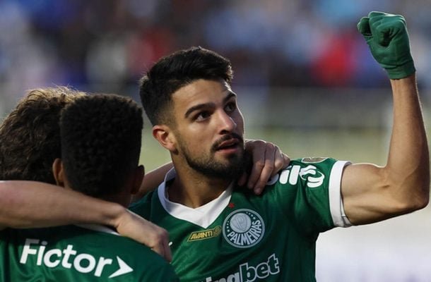 FLACO LÃ?PEZ - Grande destaque da partida. O atacante fez um bom jogo, participou dos trÃªs gols e parece que nÃ£o sentiu os efeitos de La Paz. Mesmo na altitude, pressionou a saÃ­da de bola do BolÃ­var e aproveitou uma falha da defesa adversÃ¡ria para abrir o placar. Em outra pressÃ£o ofensiva, criou o contra-ataque que terminou com o gol de EstevÃ£o. AlÃ©m disso, comeÃ§ou a jogada em que MaurÃ­cio recolocou o time em vantagem, em um momento em que os bolivianos eram melhores no jogo. NOTA 9,0 - Foto: Ces