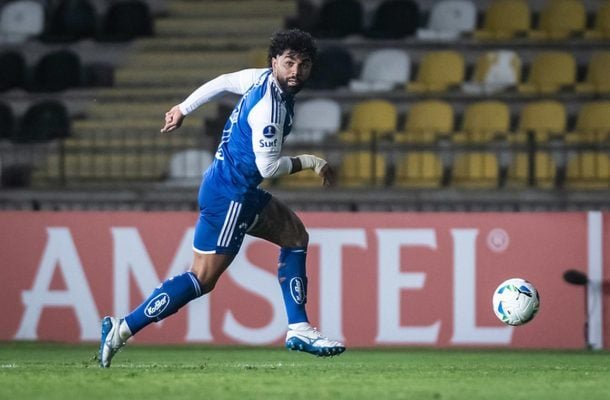 GABIGOL - Aproveitou muito bem sua oportunidade. De volta ao time titular, o atacante foi o melhor em campo, com todas as jogadas de ataque passando pelos seus pés. Um destaque é que o craque apareceu muito fora da área, servindo os seus companheiros e participando da jogada do gol de empate. Nota: 7,5 - Foto: Gustavo Aleixo/Cruzeiro