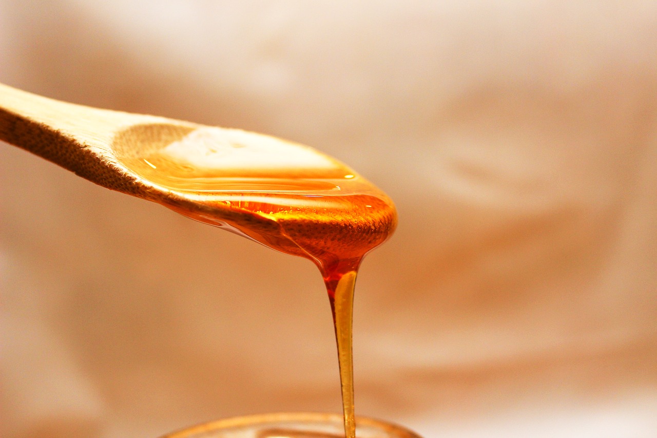 Mel de caju - Feito com suco da fruta, é muito utilizado como remédio para anemia: concentrar seis vezes mais vitamina C  do que o fruto - nutriente indispensável para a absorção de ferro pelo organismo.