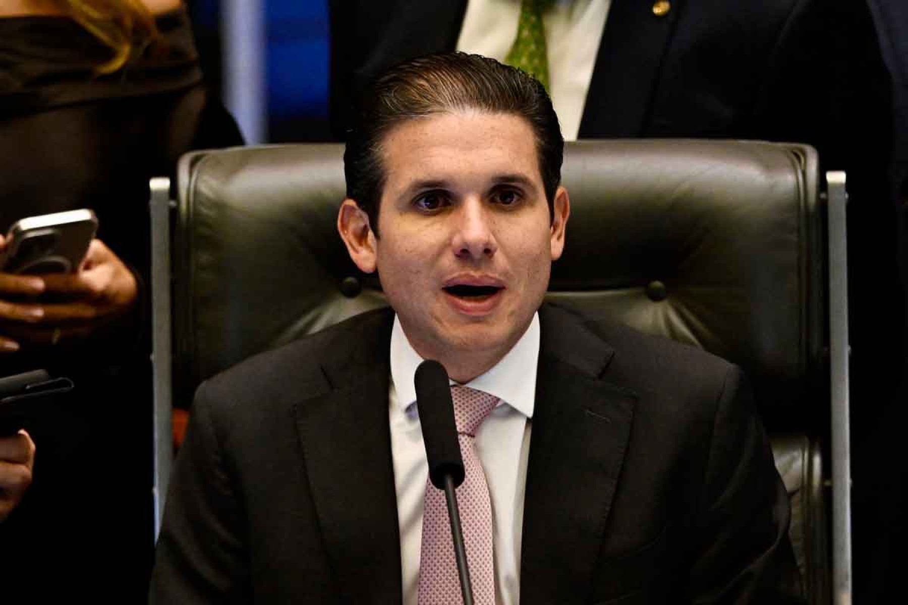 Deputados bolsonaristas estudam realizar greve de fome até que o presidente Hugo Motta decida por pautar o projeto que prevê anistia para os golpistas de 8 de janeiro de 2023 - (crédito: EVARISTO SÁ/AFP) Deputados bolsonaristas estudam realizar greve de fome até que o presidente Hugo Motta decida por pautar o projeto que prevê anistia para os golpistas de 8 de janeiro de 2023 - (crédito: EVARISTO SÁ/AFP)