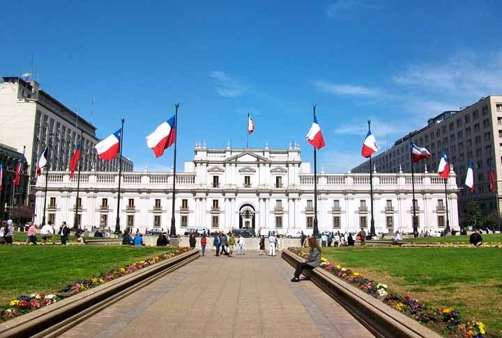 Chile: US$ 504 - O salário mínimo chileno em 2025 é de 500.000 pesos chilenos. 


