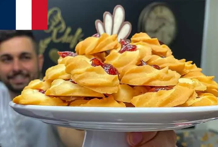 18º) Sablé (França): Esse é um tipo de biscoito francês, originário da região da Normandia. O nome "sablé" significa "arenoso" em francês, referindo-se à textura delicada e quebradiça do quitute. 