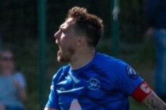 Autor de gol do título deixa aposentadoria, volta aos gramados e morre de ataque cardíaco