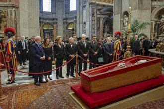 Lula e Janja acompanham velório do papa Francisco