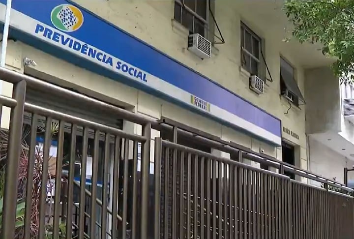 Outra opção é enviar e-mail para "acordo.mensalidade@inss.gov.br" com a descrição do ocorrido. O INSS solicitará à entidade a comprovação ou devolução dos valores.