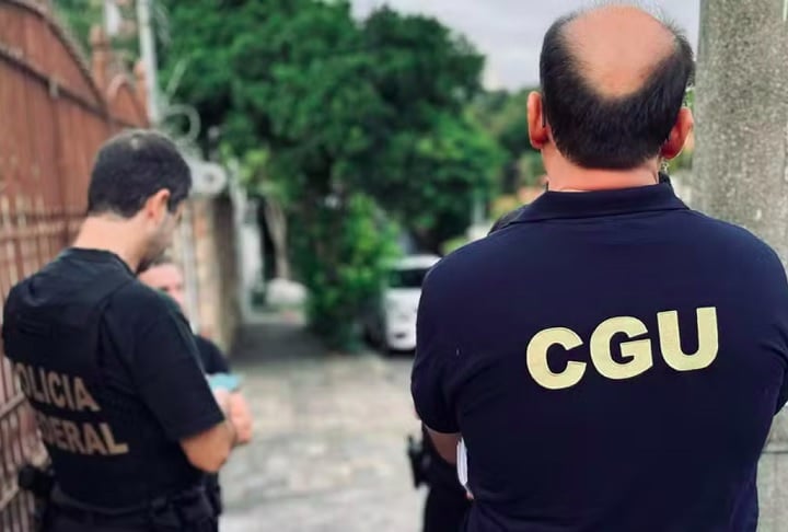 Na quarta-feira (23/04), Polícia Federal (PF) e a CGU realizaram uma operação contra um esquema bilionário de fraudes no INSS, que desviava recursos de aposentados e pensionistas entre 2019 e 2024.