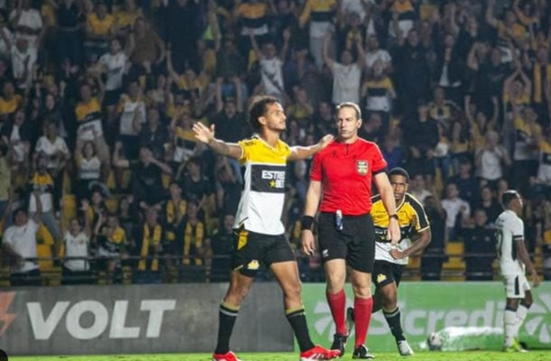 Criciúma cede, nos acréscimos, empate ao Remo